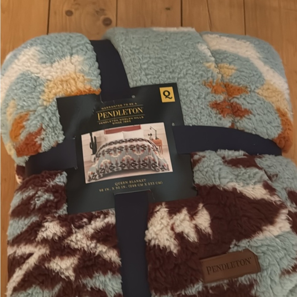 Pendleton Geometric Sherpa Blanket - Blue, Brown, Cream